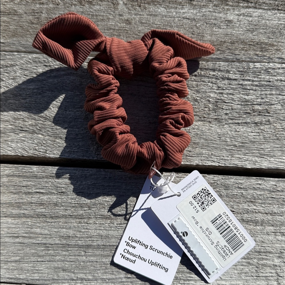 Lululemon Uplifting Scrunchie Bow – Ancient Copper brown 🧡 NWT